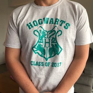NWOT ✨ Men’s Harry Potter Hogwarts TShirt
